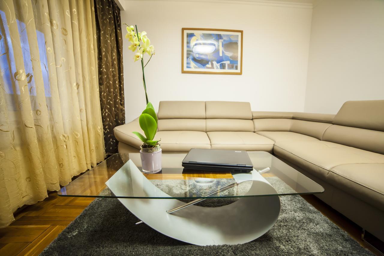 Business Class Apartment Κλουζ-Ναπόκα Εξωτερικό φωτογραφία