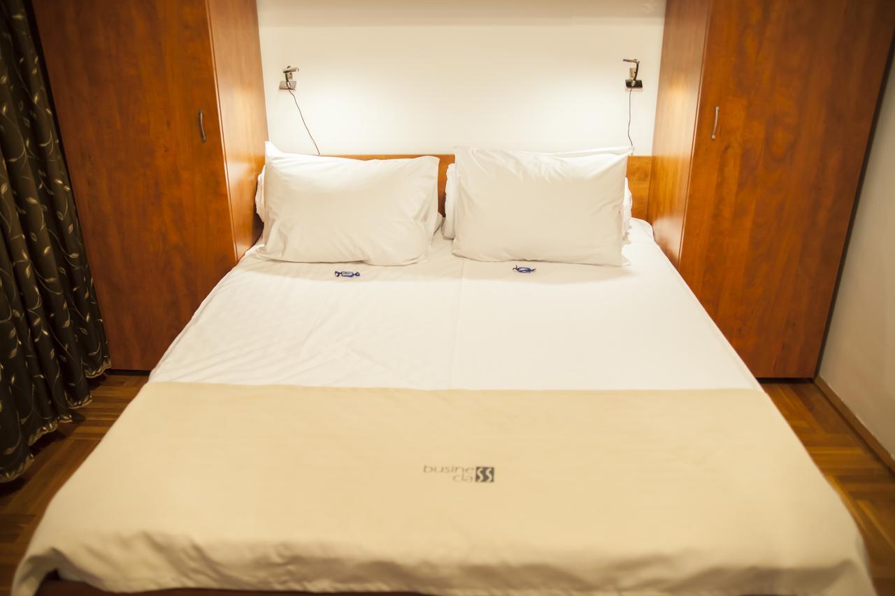 Business Class Apartment Κλουζ-Ναπόκα Εξωτερικό φωτογραφία
